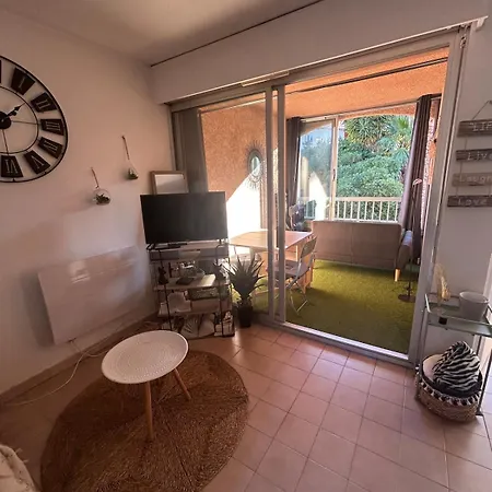 T2 A 5 Min A Pieds De La Bandol *